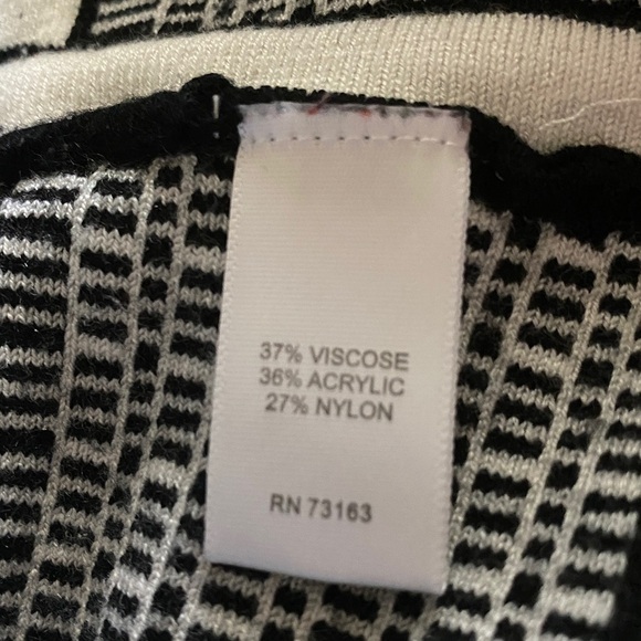 Petite Black & White Checkered Knit Sweater Skirt • Size PL Petite - Picture 5 of 8